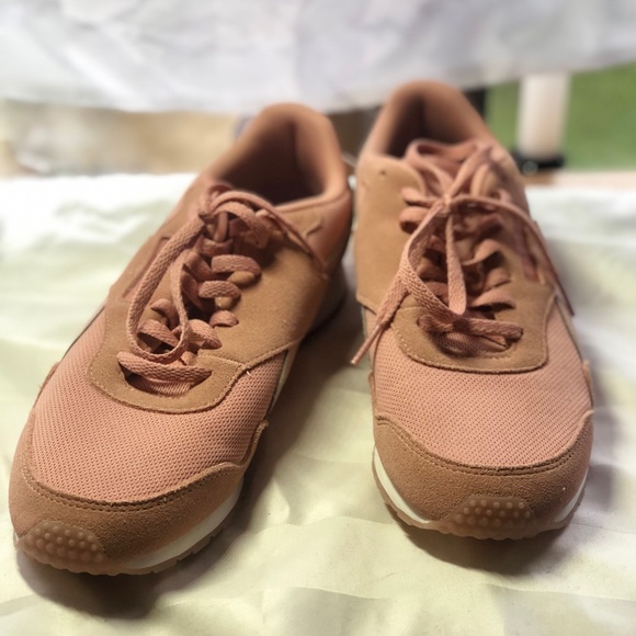 Pink Reebok Sneakers - Picture 2 of 2